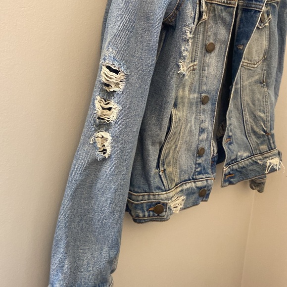 RETROFETE Karina Distressed Denim Jean Jacket in Zephyr size medium - Picture 6 of 15
